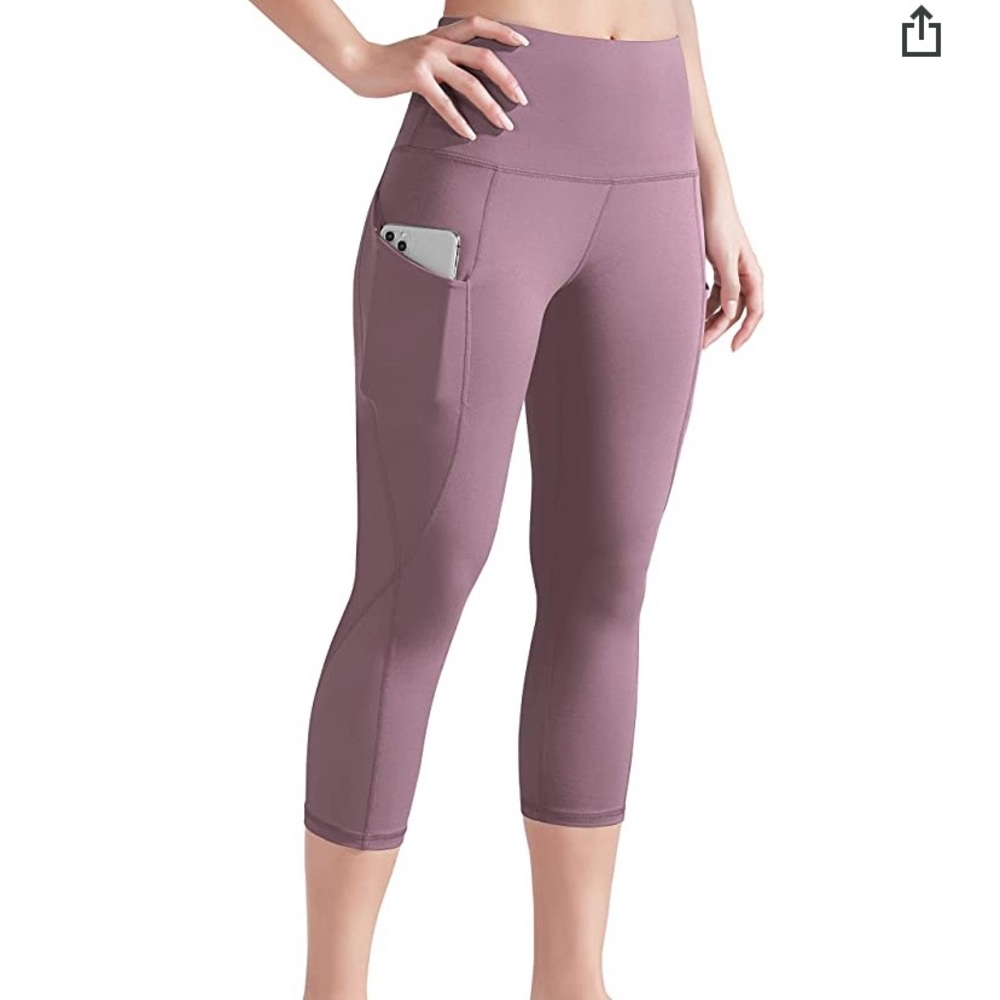 💕💕NWT All in Motion Workout Capri